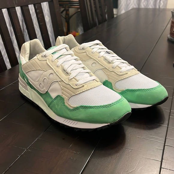 Saucony Shadow 5000 shoes sneakers new S70667-1 men’s sizes green white grey - Picture 2 of 12